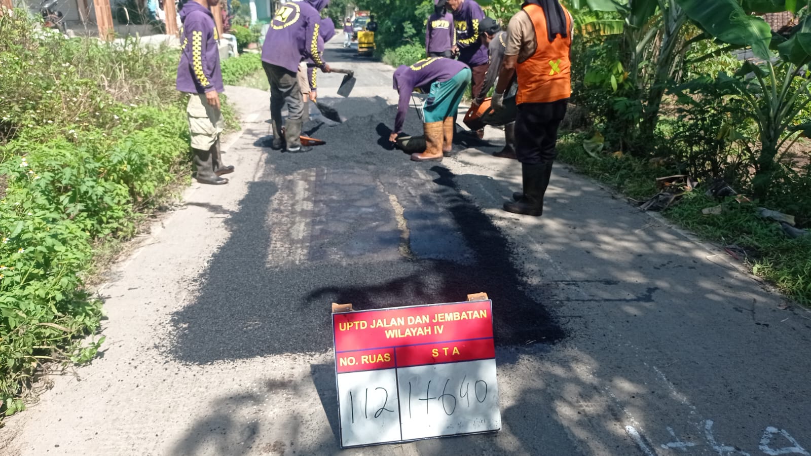 DBMSDA Kabupaten Tangerang Lakukan Perbaikan Jalan di Sumur Bandung-Pabuaran dan Pasir Gatot-Caringin
