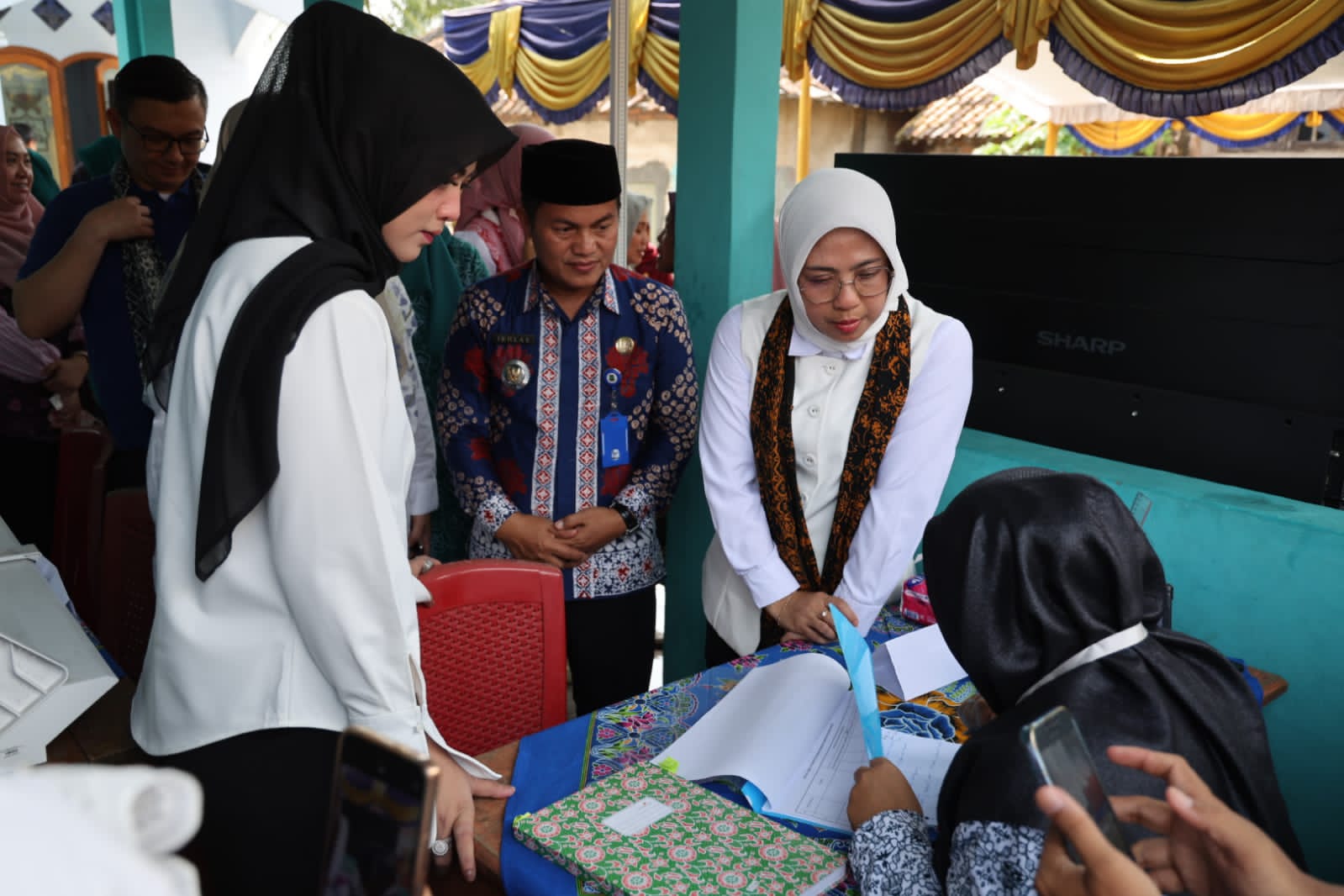 Ketua TP Posyandu Provinsi Banten Tinawati Andra Soni Tinjau Kesiapan Tiga Posyandu Kota Cilegon Ikuti Lomba Posyandu Tingkat Nasional 2025