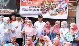 Tinjau Aktivitas Koperasi Desa Merah Putih Ranjeng, Gubernur Banten Andra Soni Optimis Pencapaian Target Pertumbuhan Ekonomi 8 Persen