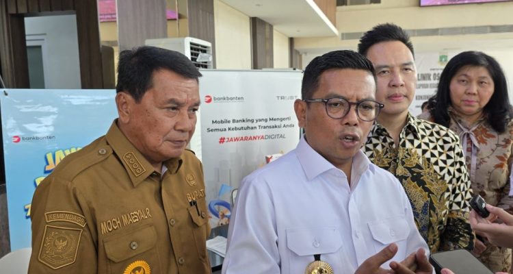 Lapor Pak Andra Soni! SMAN 32 Didemo Massa Tuh, Siswa Baru Gelar MPLS Via Zoom
