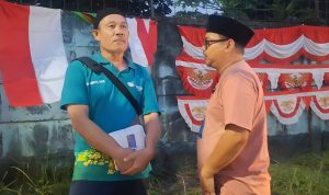 Sambut Hari Kemerdekaan, ‘Rakyat Memberi’ Sebar Makan Gratis ke Penjual Bendera di Tangerang