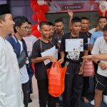Pembagian makan gratis ke perwakilan petugas Paskibra Kecamatan Panongan oleh Rakyat Memberi/barayanews.com
