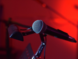 25 Lagu Dangdut Terpopuler 2025, Bikin Baper, dan Diputar di Mana-Mana