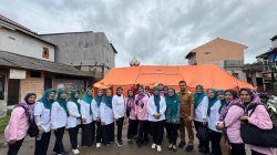 Turun ke Lokasi Banjir, Ketua TP PKK Kabupaten Tangerang Bawa Sembako dan Semangat untuk Warga Pasilian