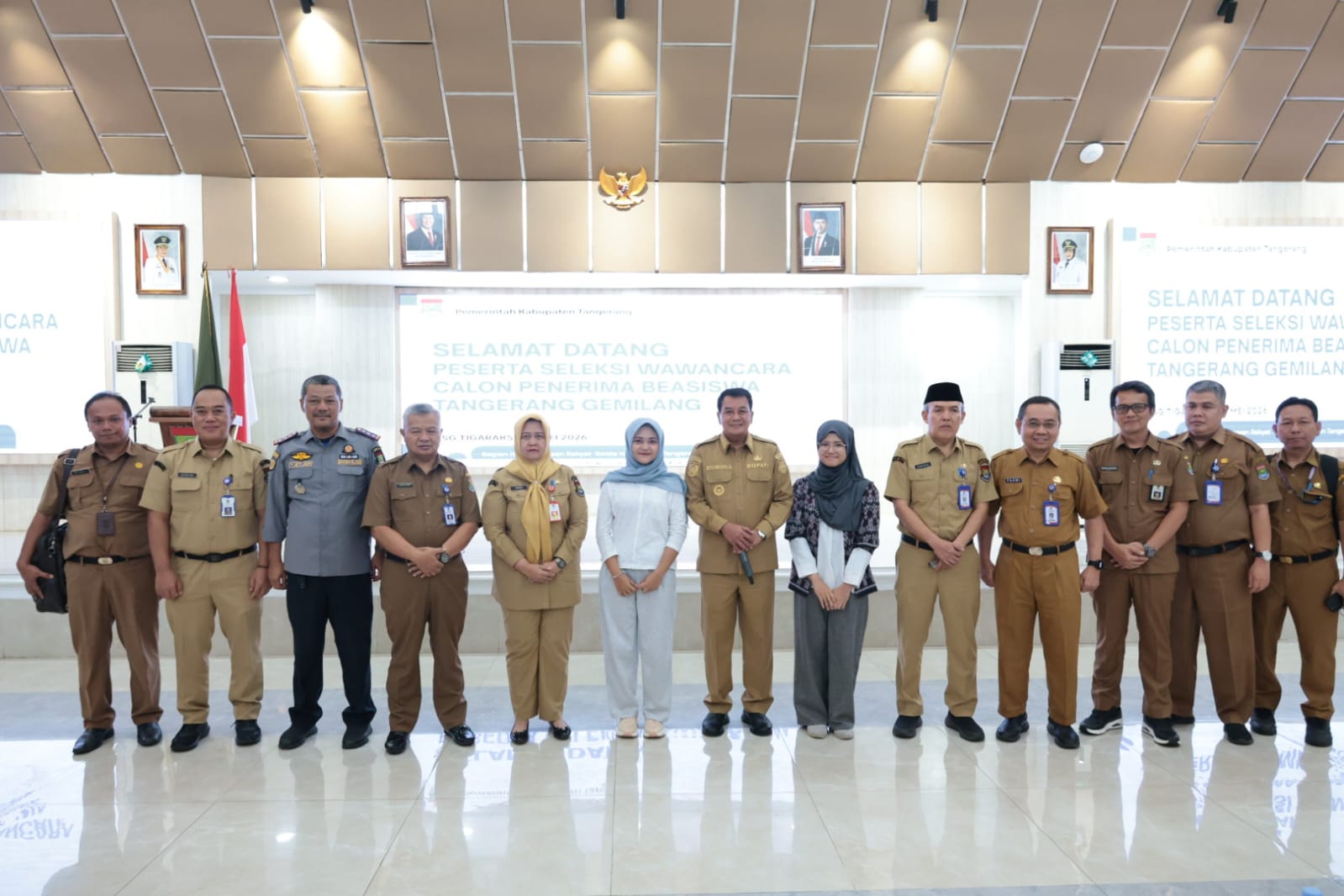 Bupati Tangerang Moch. Maesyal Rasyid menghadiri kegiatan seleksi wawancara calon penerima Program Beasiswa Tangerang Gemilang Tahun 2026 yang digelar di Gedung Serba Guna (GSG) Puspemkab Tangerang. Selasa, 12 Mei 2026.