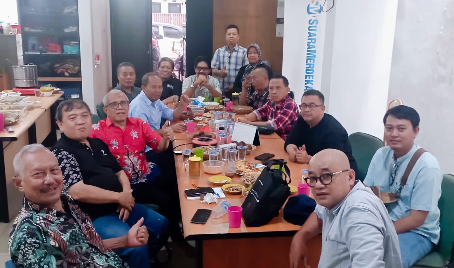 Forum Wartawan Kebangsaan (FWK), berpendapat krisis minyak global dan melemahnya kurs Rupiah terhadap dolar AS yang cukup tajam, beberapa bulan terakhirnya, menyebabkan harga kebutuhan pokok meningkat. Rabu, 20 Mei 2026.