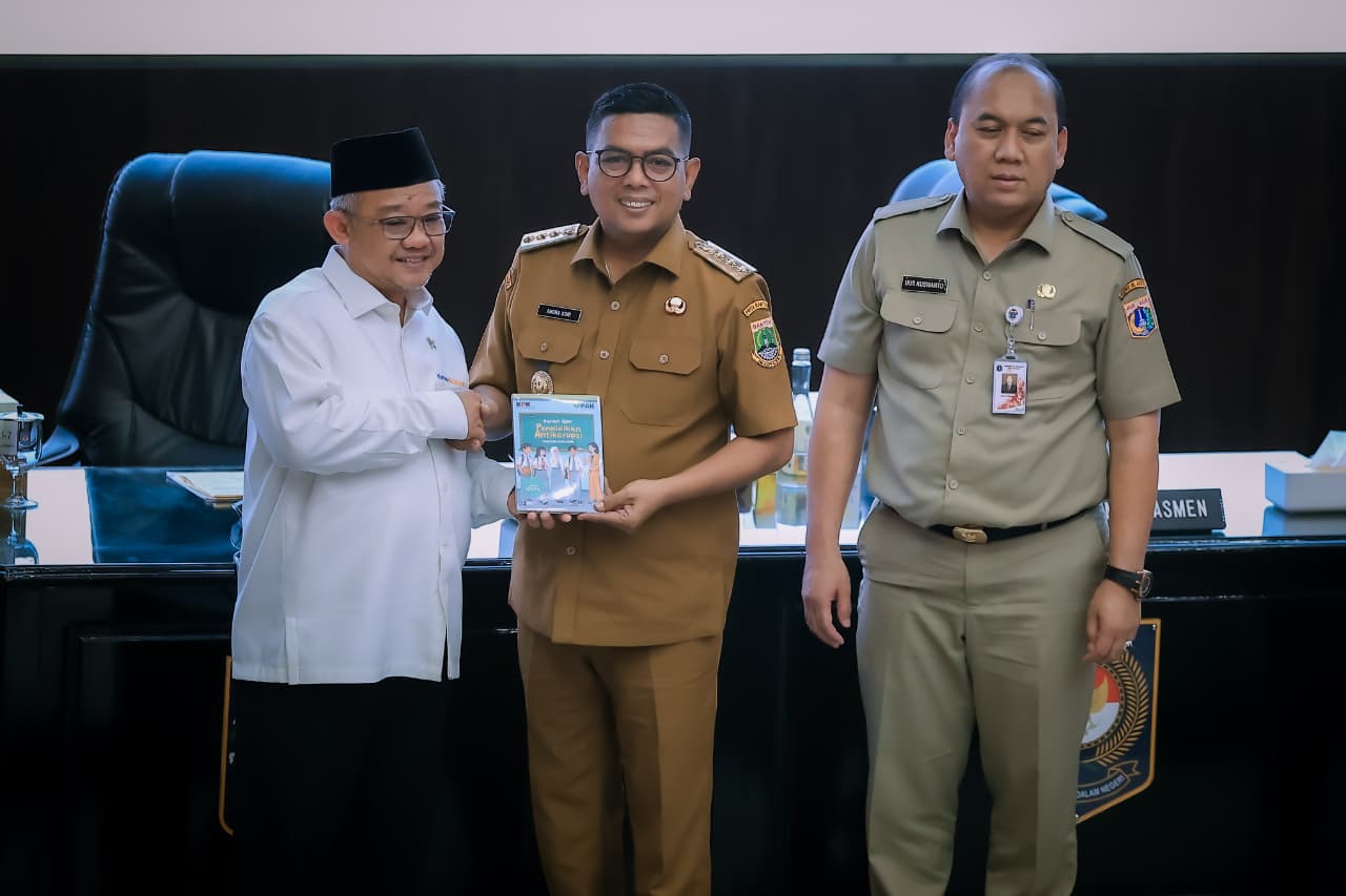 Gubernur Banten Andra Soni hadir pada peluncuran panduan bahan ajar pendidikan antikorupsi untuk Pendidikan Anak Usia Dini (PAUD) dan jenjang pendidikan menengah. Senin, 11 Mei 2026.