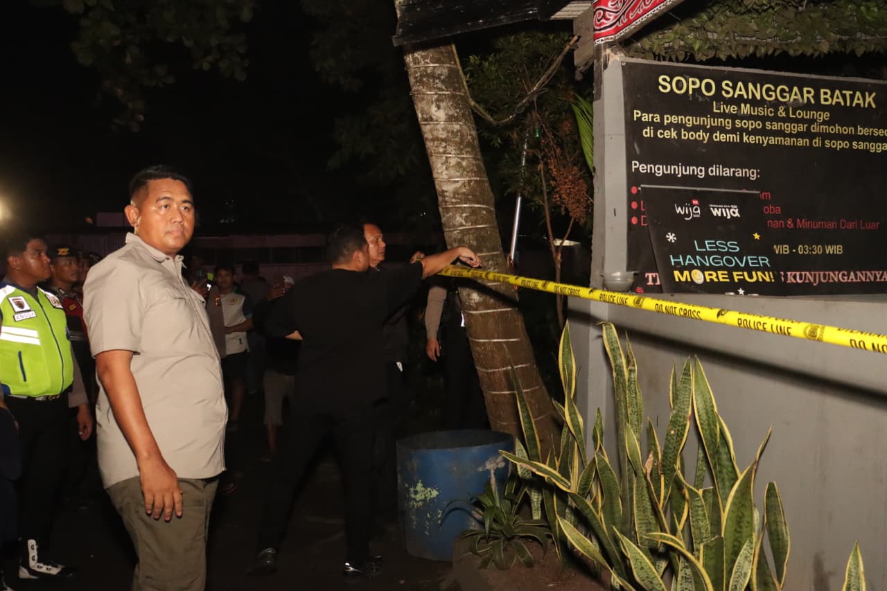 Kapolresta Tangerang Kombes Pol Andi Muhammad Indra Waspada Amirullah memastikan akan membongkar warung atau kafe yang diduga menyediakan layanan hiburan serta menjual minuman keras (miras) di kawasan Puspemkab Tangerang. Selasa, 12 Mei 2026.