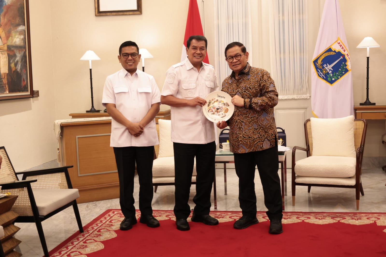 Bupati Tangerang Moch. Maesyal Rasyid menghadiri pertemuan strategis bersama Gubernur DKI Jakarta Pramono Anung dan Gubernur Banten Andra Soni di Balai Kota Jakarta. Rabu, 20 Mei 2026.