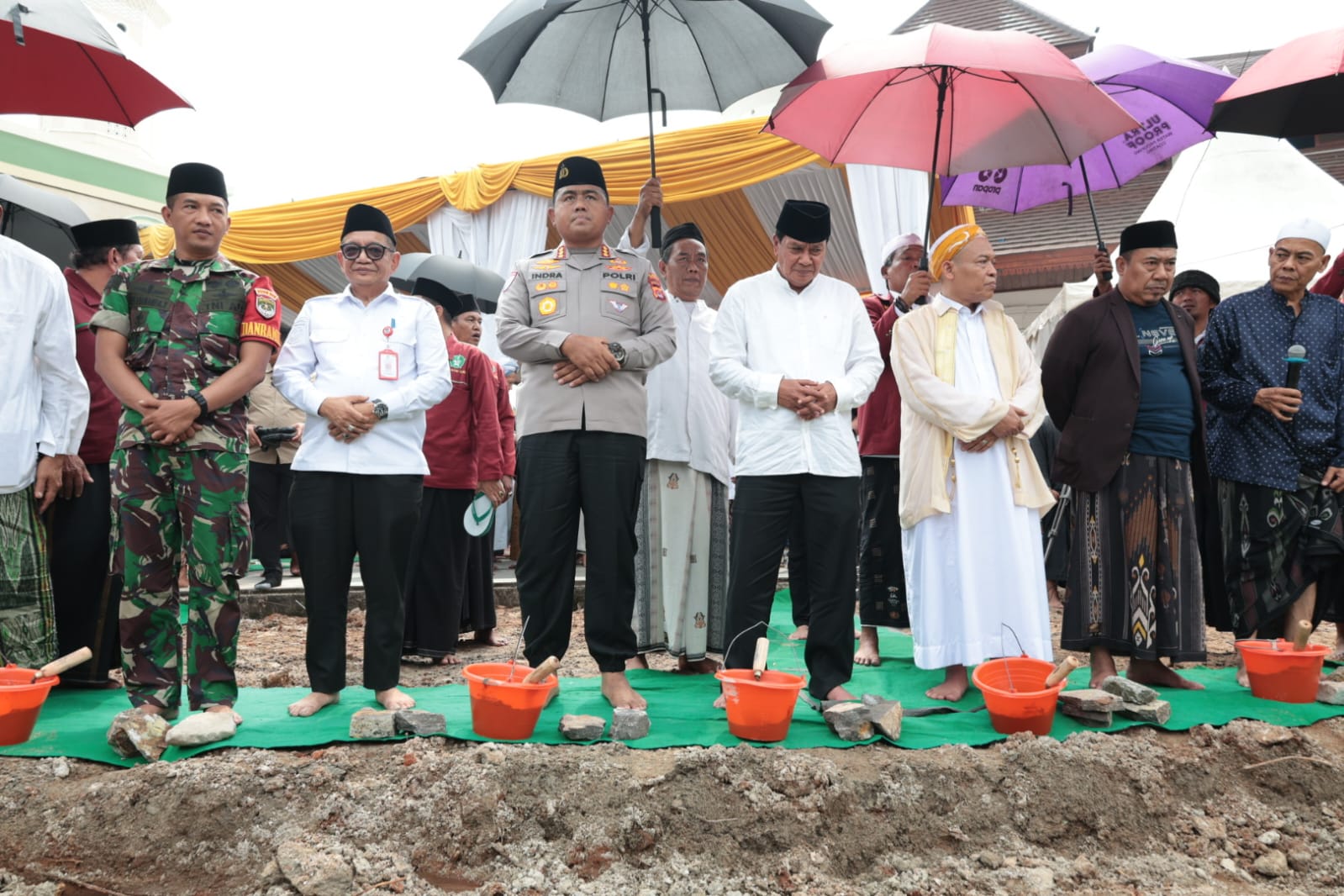Bupati Tangerang Letakkan Batu Pertama Perluasan Maqbaroh Kasepuhan Al-Istiqlaliyyah Cilongok