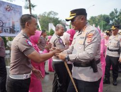 Momen penuh kebanggaan, Kapolresta Tangerang Kombes Pol Andi Muhammad Indra Waspada Amirullah menyampaikan ucapan selamat kepada personel yang resmi menyandang pangkat baru sebagai apresiasi atas dedikasi dan kinerja dalam melayani masyarakat.