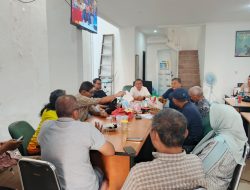 Forum Wartawan Kebangsaan (FWK) menggelar rapat pengurus di Jakarta sebelum menyampaikan sikap resmi yang menilai komunikasi publik pemerintahan Prabowo-Gibran masih perlu diperbaiki agar lebih efektif dan berempati kepada masyarakat.