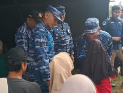 Panglima Koopsudnas Marsdya TNI Minggit Tribowo meninjau langsung pelaksanaan layanan pengobatan gratis bagi warga dalam rangka Hari Bakti TNI Angkatan Udara ke-79 di Lanud Saleh Basarah, Rumpin, Kabupaten Bogor, Rabu (22/7/2026).