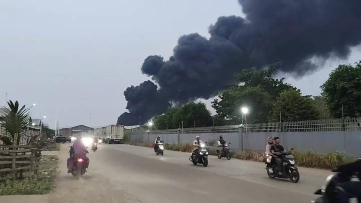 Kebakaran Pabrik Dupa di Kota Tangerang, BPBD Kerahkan 14 Mobil Damkar dan Puluhan Personel