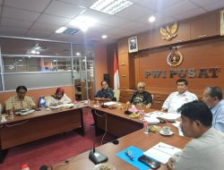 Ketua Umum PWI Pusat Akhmad Munir memimpin sosialisasi lima Peraturan Organisasi (PO) di Kantor PWI Pusat, Jakarta, Rabu (15/7/2026). Kegiatan yang diikuti pengurus pusat dan daerah secara luring maupun daring ini bertujuan memperkuat tata kelola organisasi, meningkatkan profesionalisme, serta menyeragamkan pelaksanaan organisasi di seluruh Indonesia.