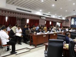 Suasana Rapat Paripurna DPRD Kota Tangerang saat pembahasan dan persetujuan Raperda Pertanggungjawaban Pelaksanaan APBD Tahun Anggaran 2025 menjadi Peraturan Daerah, Rabu (15/7/2026).