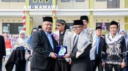 Andra Soni: Pesantren Jadi Tempat Membentuk Karakter dan Masa Depan Generasi Banten