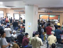 Samsat Cikokol Dipadati Warga, Diskon dan Penghapusan Denda Pajak Jadi Daya Tarik