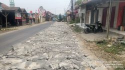 Ruas Vital Cangkudu – Cisoka Tangerang Mulai Diperbaiki Bertahap Ruas Vital Cangkudu – Cisoka Tangerang Mulai Diperbaiki Bertahap