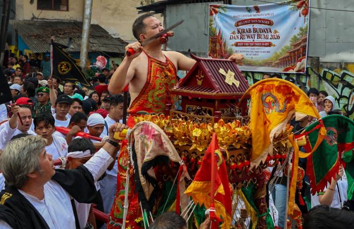 Kirab Budaya Tujuh Tahun Sekali, 90 Joli Suci Diarak Keliling Kota Tangerang