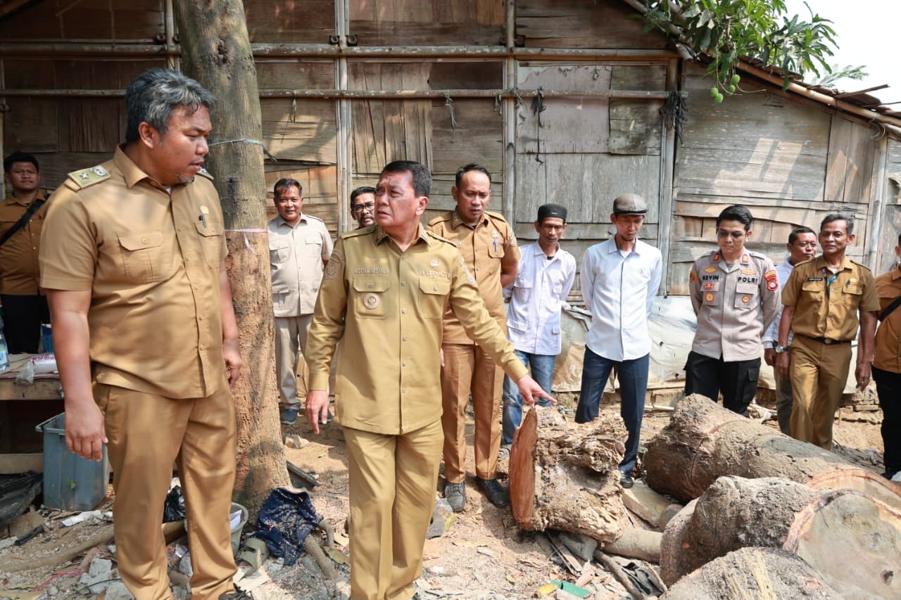 Korban Pohon Tumbang Teluknaga Dapat Bantuan, Pemkab Tangerang Siapkan Hunian Sementara