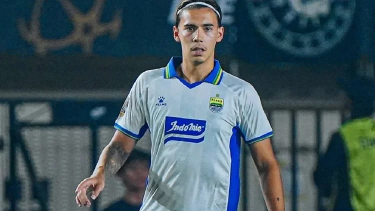 Persita Pinjam Bek Persib Dion Markx Selama Satu Musim