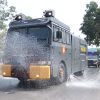 Water Cannon Polresta Tangerang Bersihkan Abu Vulkanik Gunung Anak Krakatau di Jalan Water Cannon Polresta Tangerang Bersihkan Abu Vulkanik Gunung Anak Krakatau di Jalan