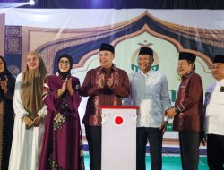 Sekda Provinsi Banten Deden Apriandhi bersama Wali Kota Serang Budi Rustandi dan jajaran menghadiri pembukaan MTQ XIV Tingkat Kota Serang 2026. Kegiatan yang berlangsung pada 19–21 Oktober 2026 ini diharapkan memperkuat pembinaan Al-Qur’an dan melahirkan bibit unggul dari Kota Serang.
