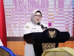 Wakil Bupati Tangerang Intan Nurul Hikmah menyampaikan materi dalam Talkshow Pendidikan Vokasi SMK Penerbangan Dirgantara di Gedung Amfitheater Heri Sudharmaji PPI Curug, Kabupaten Tangerang, Rabu (7/10/2026).